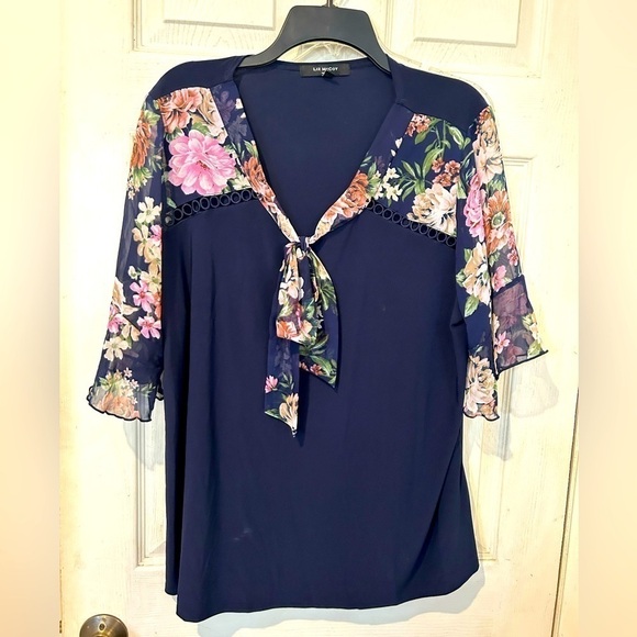 NWOT Liz Mcoy Navy Knit Top With Chiffon Floral Tie and Short Sleeves - Picture 1 of 11